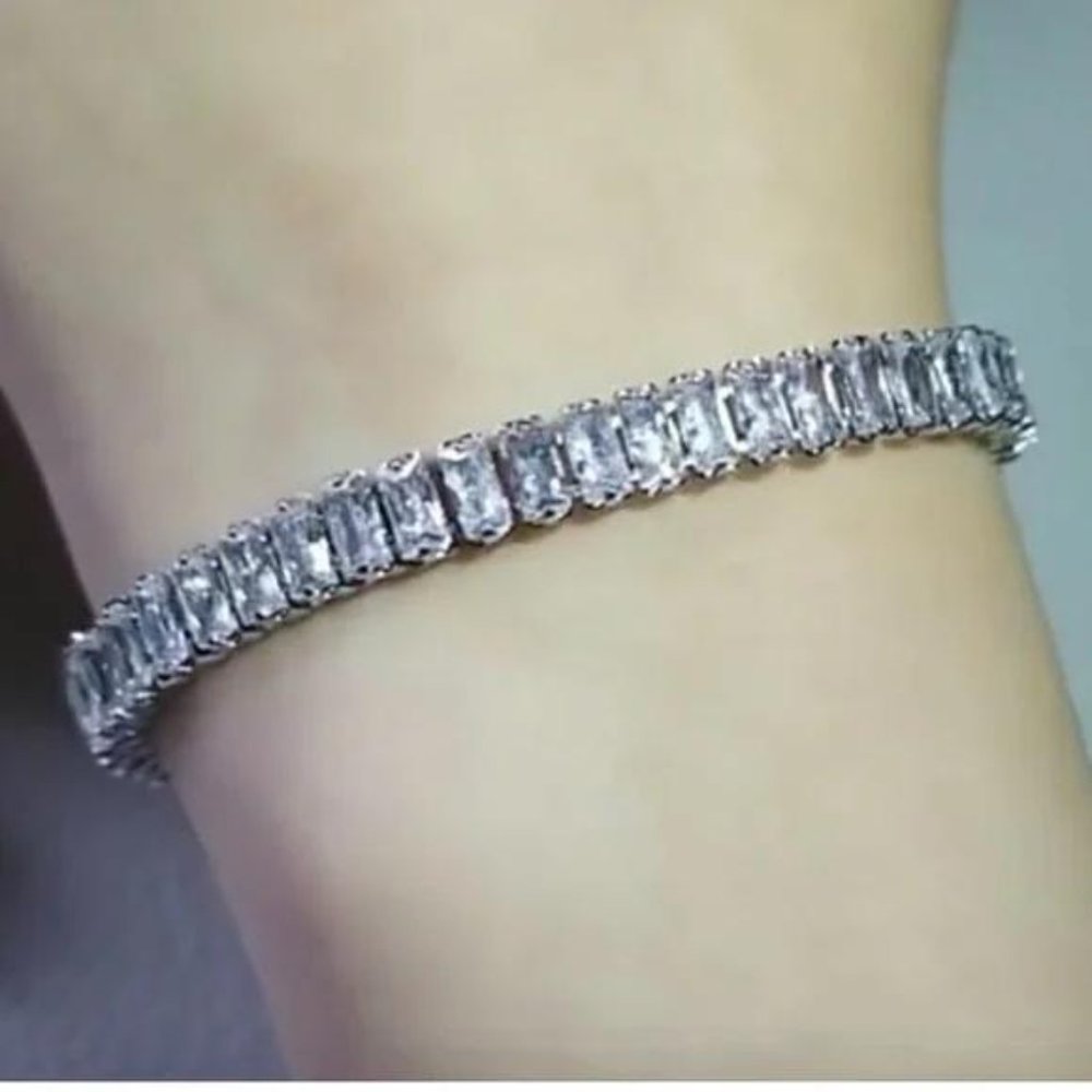 NEW LUXURY BANGLE 925 STERLING SILVER BRACELET, NICE BRACELET, CUTE BRACELET - Picture 3 of 7